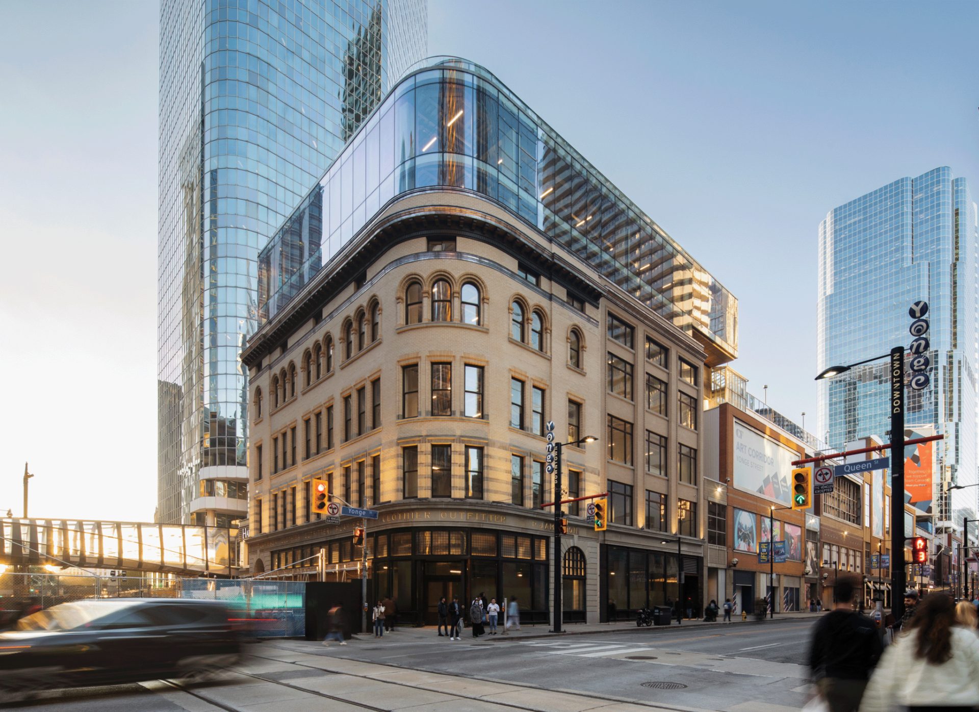 2 Queen Street West Feature